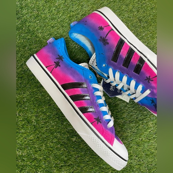 Addidas custom size 11.5 - Picture 4 of 8